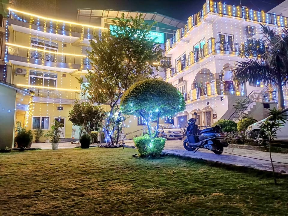 Night, Garden view