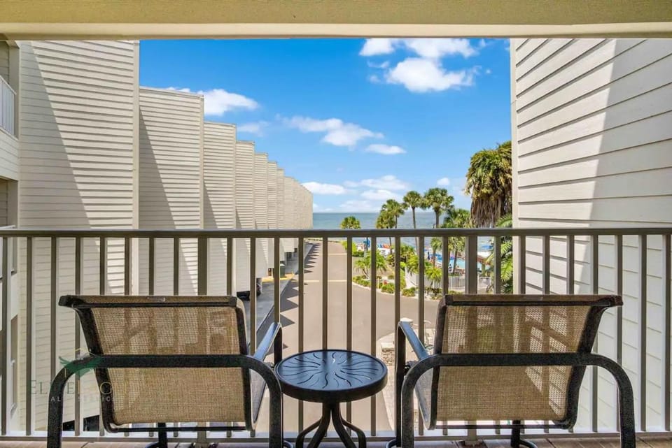 Bayfront 2BR2BA Condo at Sailport Minutes from Beaches & Downtown Attractions Apartment in Tampa