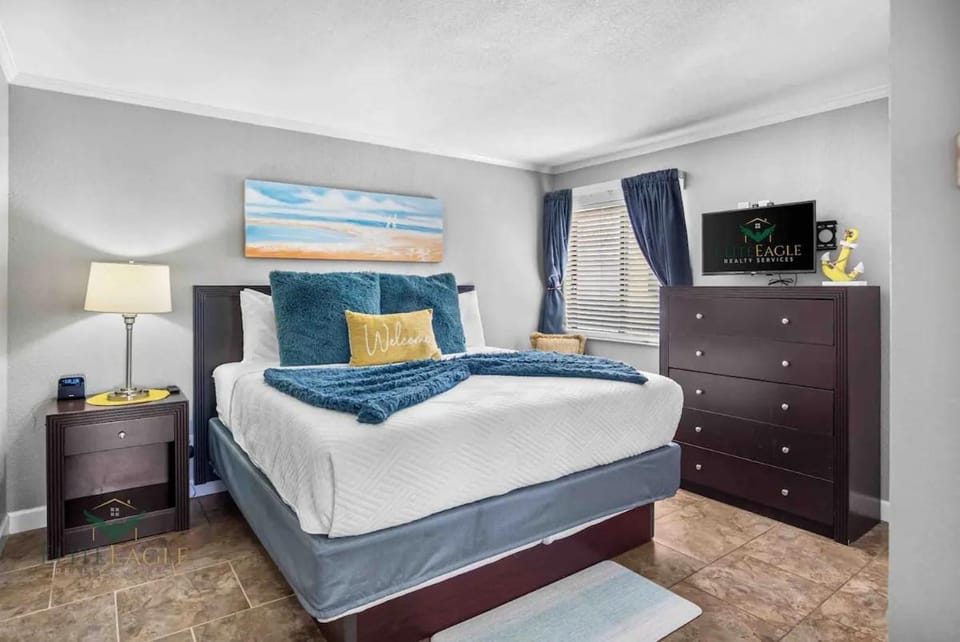 Bayfront 2BR2BA Condo at Sailport Minutes from Beaches & Downtown Attractions Apartment in Tampa