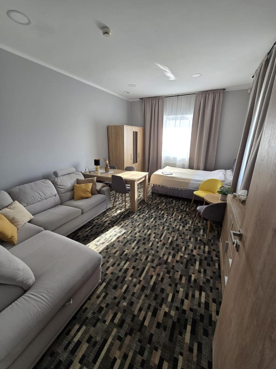 Bed, Living room, Photo of the whole room, Seating area, Bedroom