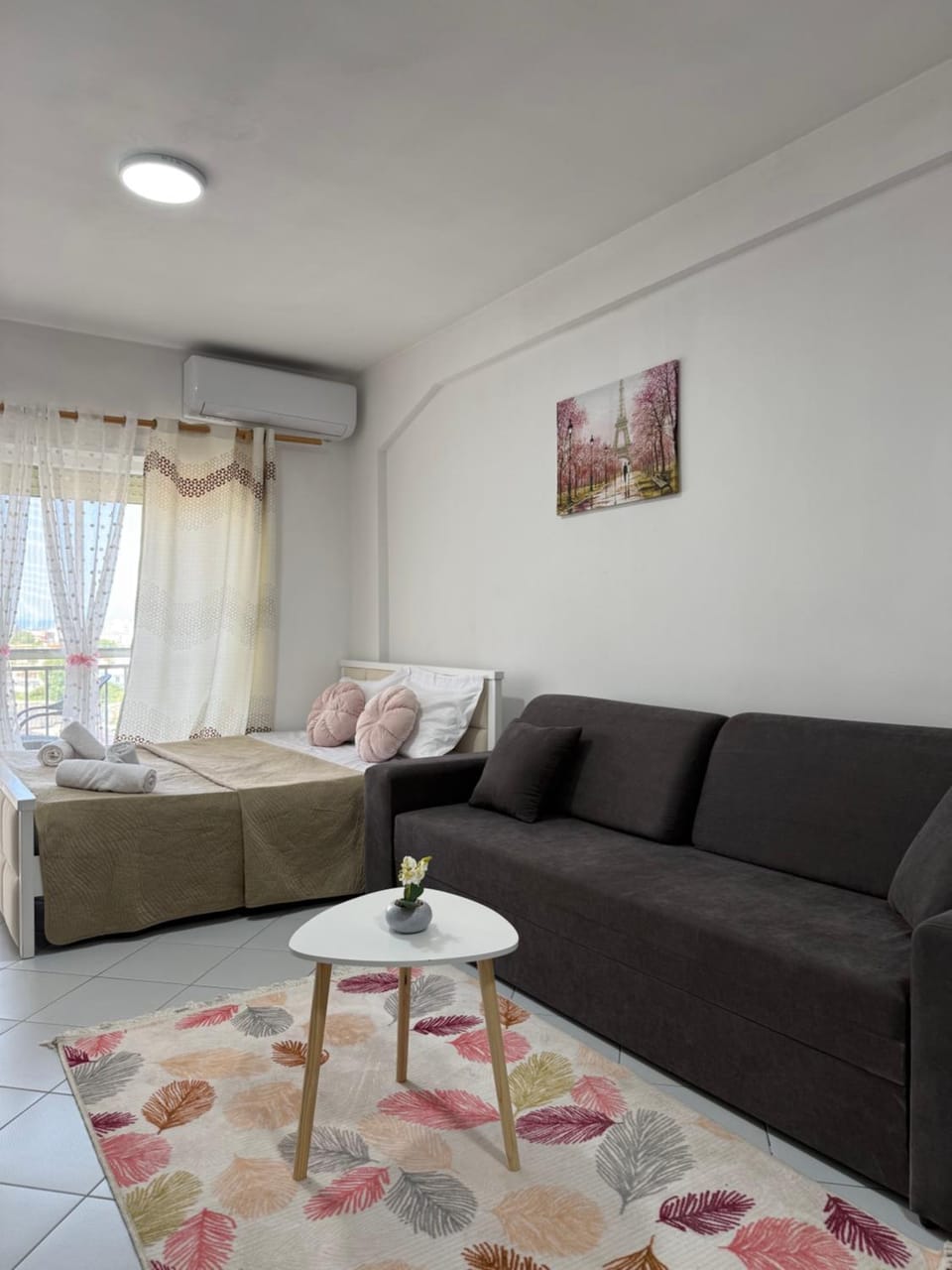 Bed, Living room, Photo of the whole room, Seating area, Bedroom