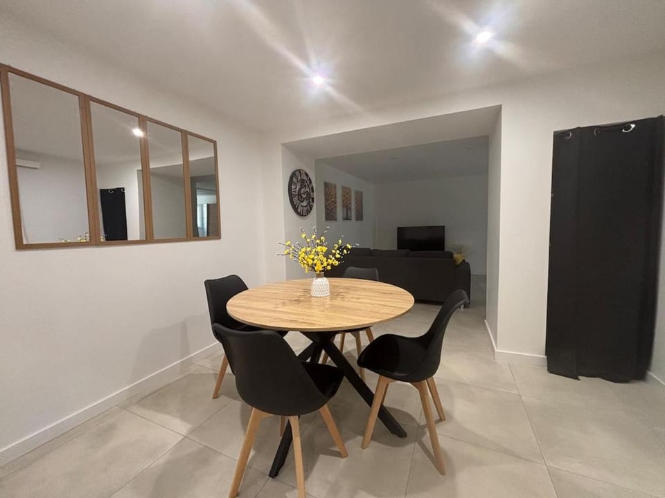 Chez Cricri, modern accommodation Apartment in Occitanie
