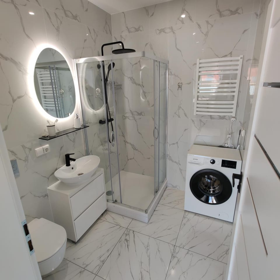Shower, Toilet, Bathroom, washing machine, dryer