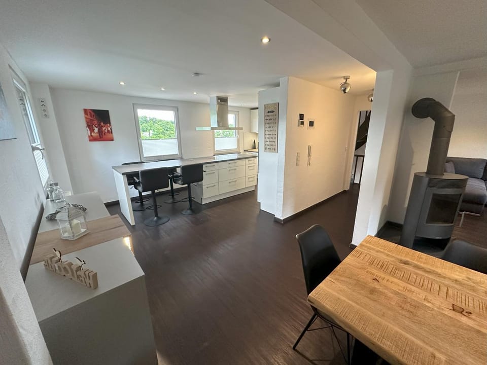 Seating area, Dining area