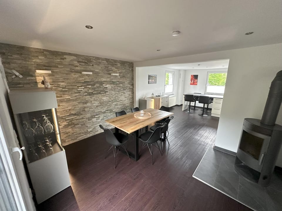 Seating area, Dining area
