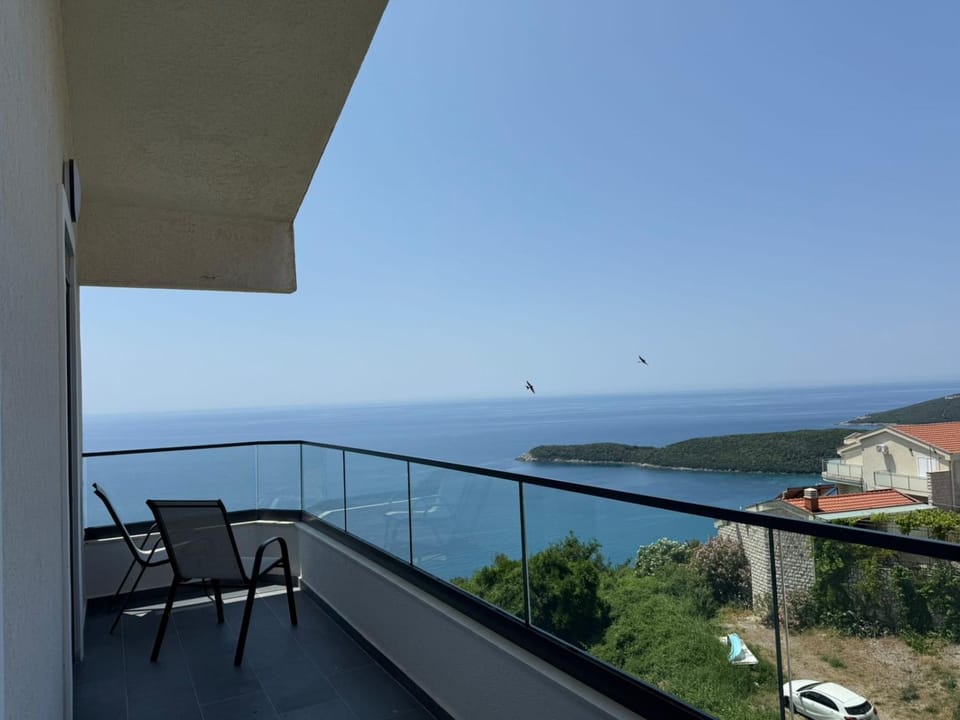 View (from property/room), Mountain view, Sea view