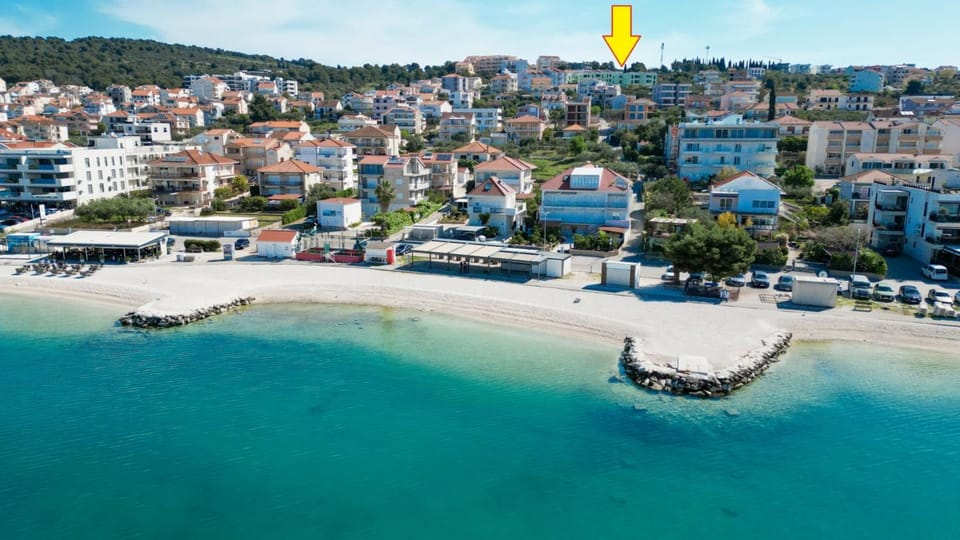 Beach, Location
