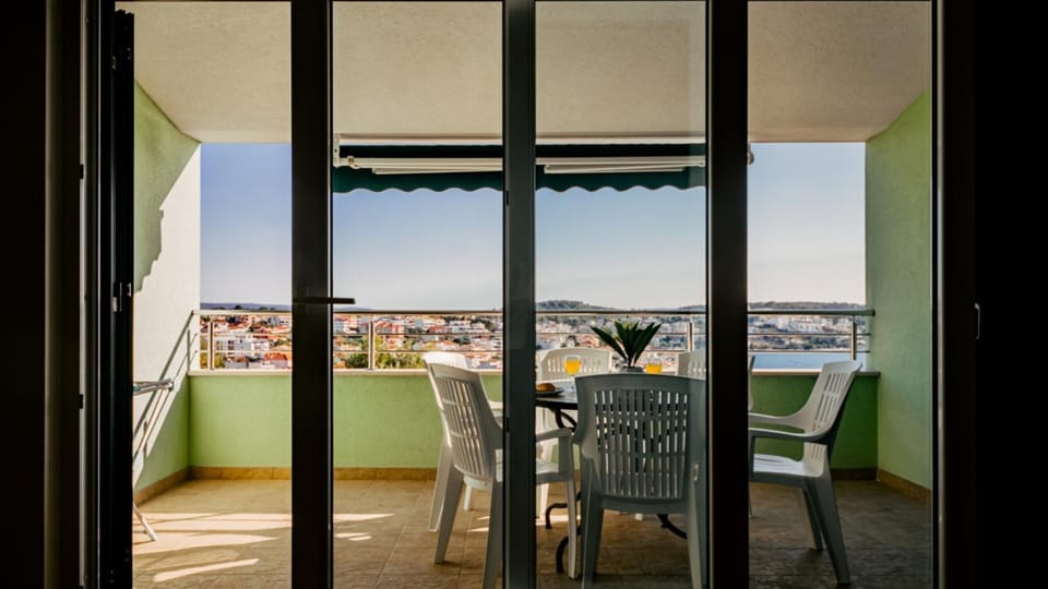 View (from property/room), Balcony/Terrace