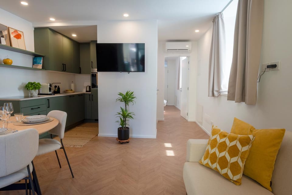 Living room, Dining area