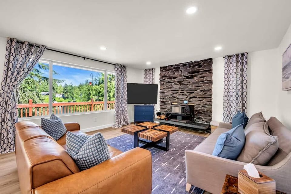 Exclusive Lakefront For 10 with Sauna Kayaks Peace House in Everett