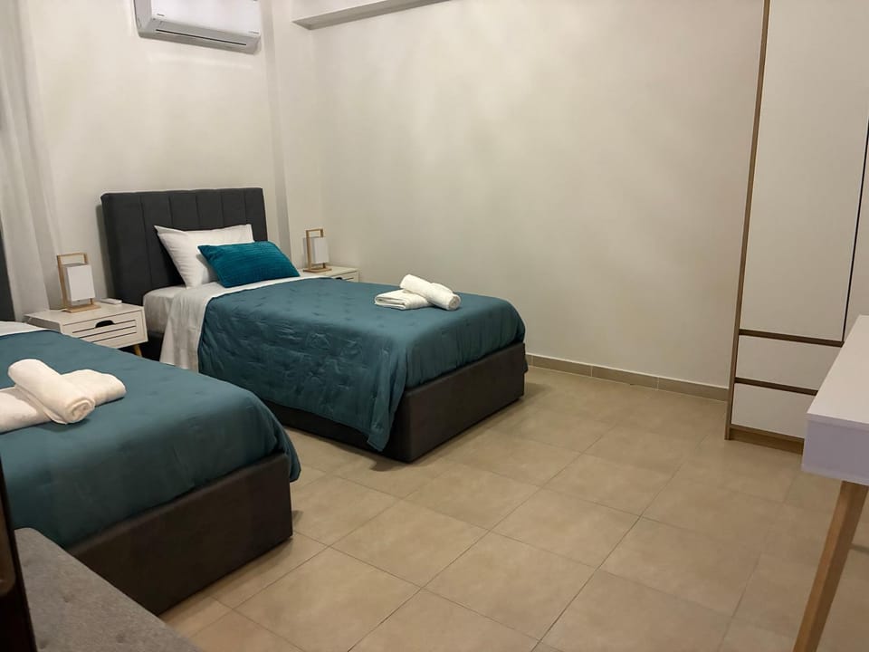 Bed, Bedroom, air conditioner