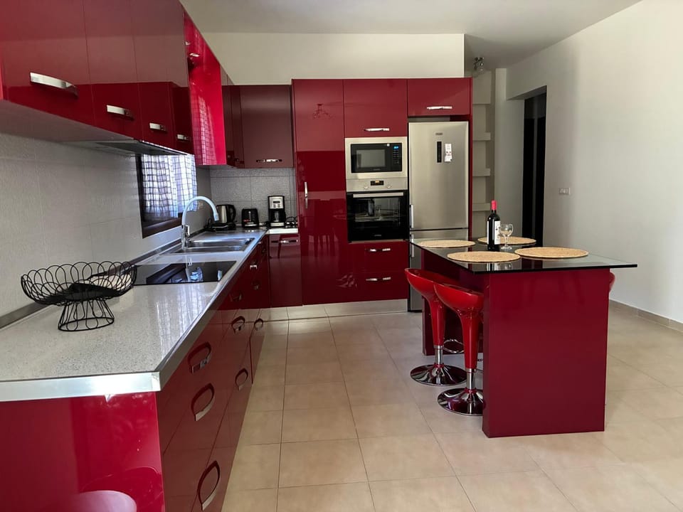 Kitchen or kitchenette, Dining area, dishwasher, oven, stove, toaster