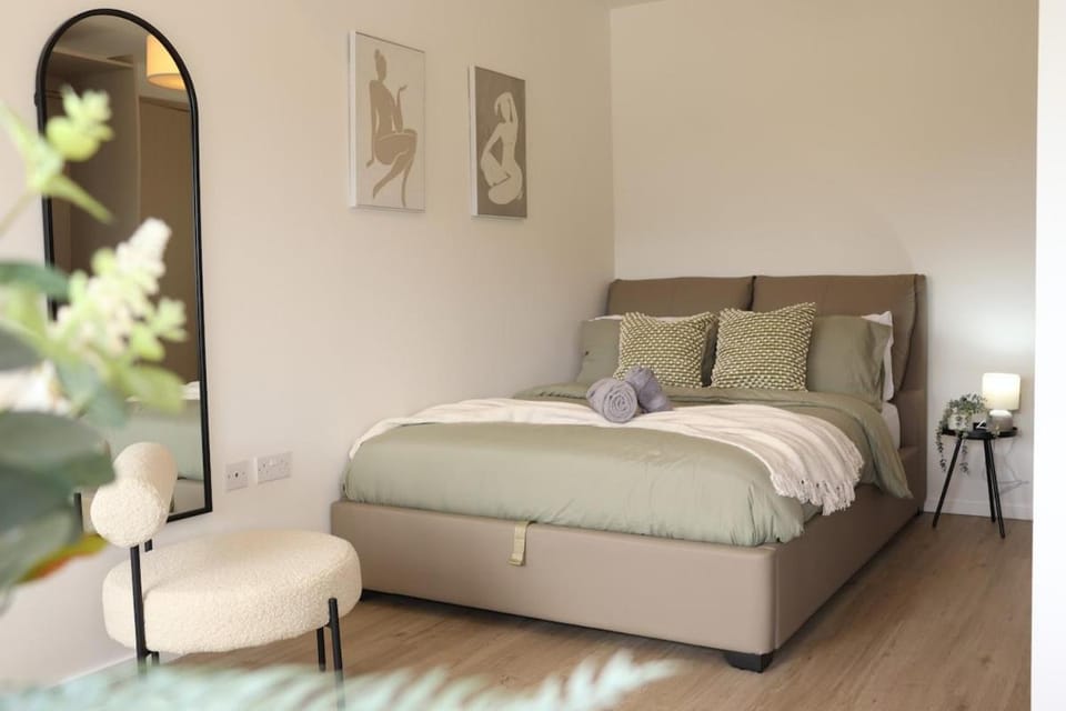 Central Milton Keynes Studio 5 Minutes from Downtown Apartment in Milton Keynes