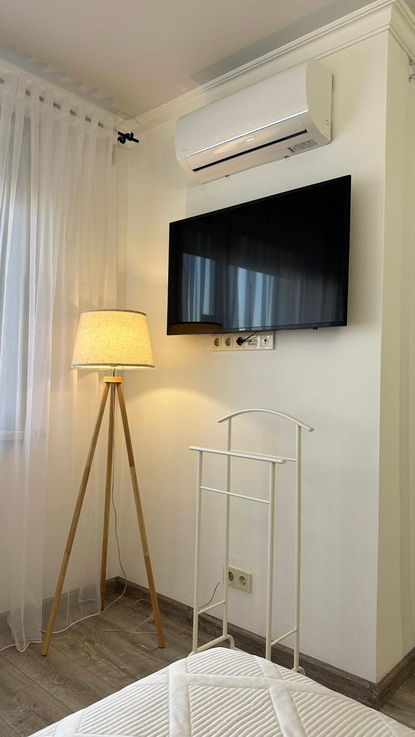 TV and multimedia, air conditioner