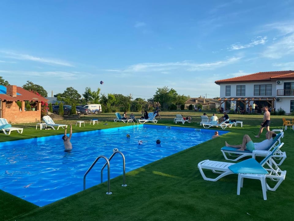 Swimming pool