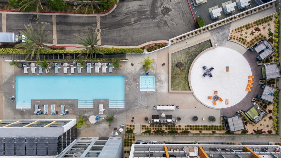 Pool view, Swimming pool