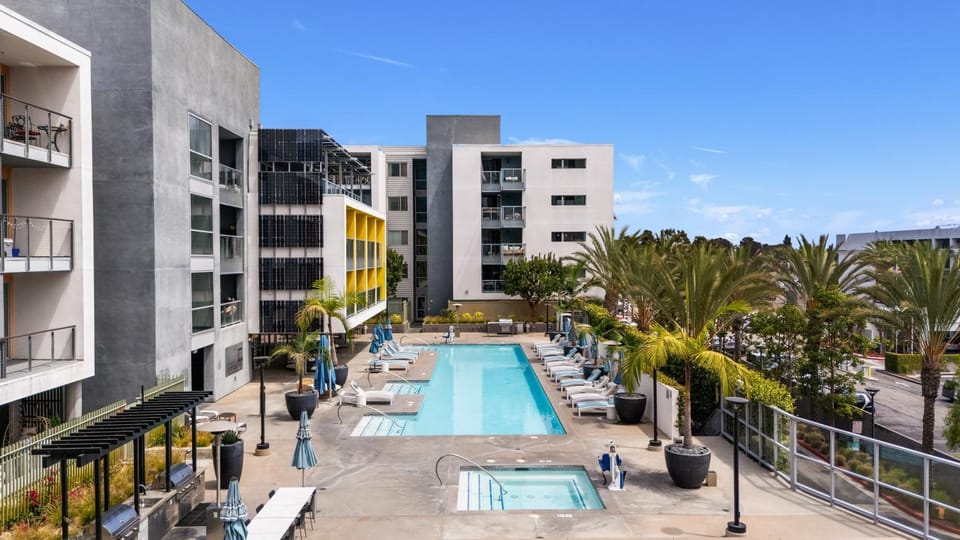 Pool view, Swimming pool