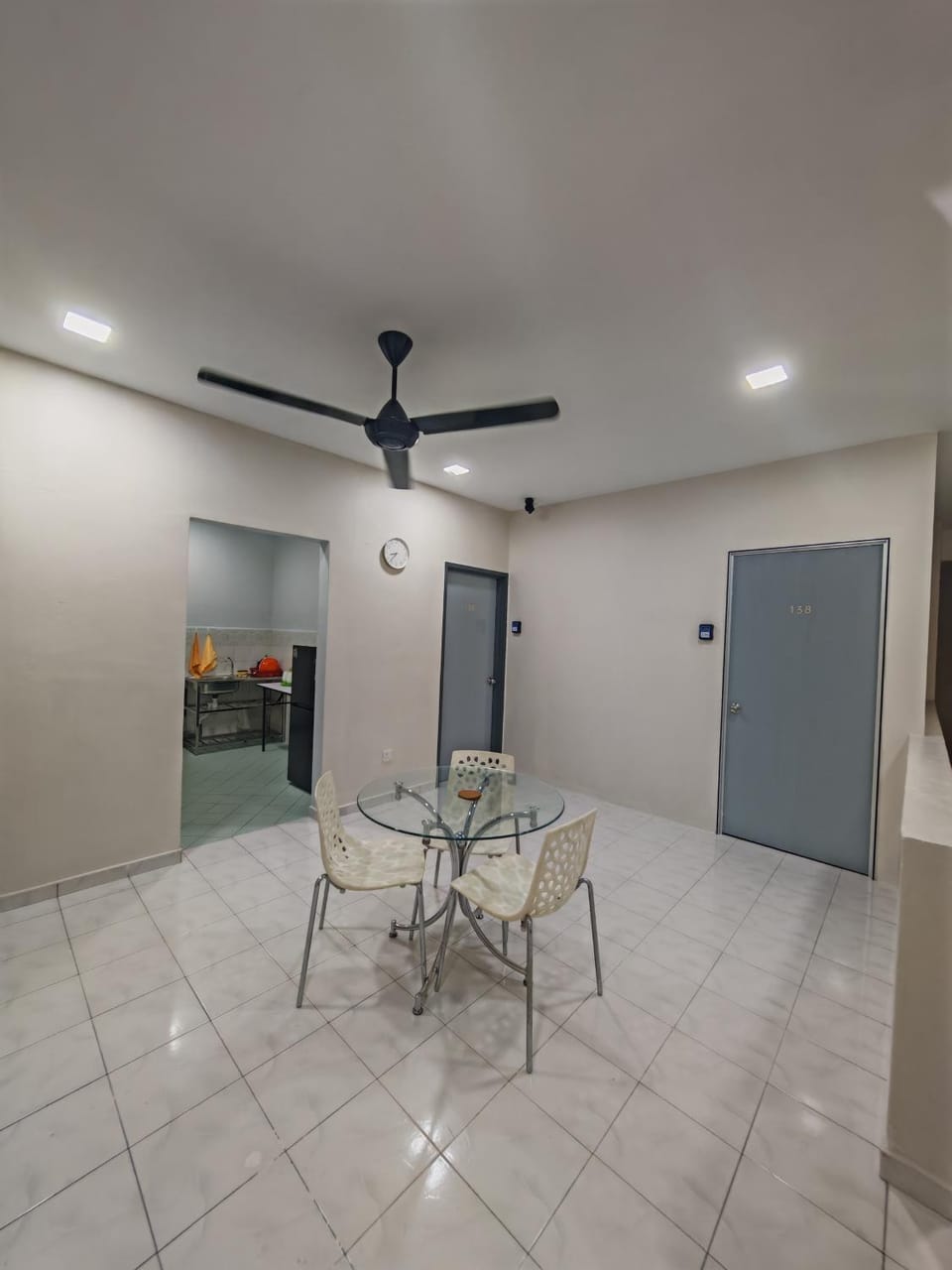 MixxHome Seremban 2, One Queen Bed, Share Bathroom Vacation rental in Negeri Sembilan, Malaysia