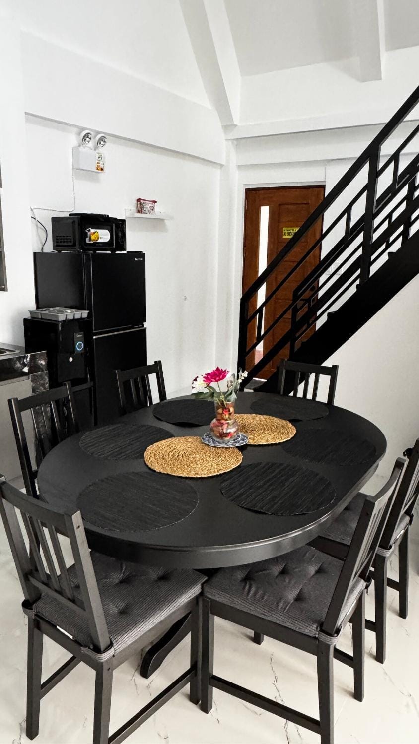 The Prism Cabin - Private Resort in North Caloocan Philippines Cabin in Quezon City