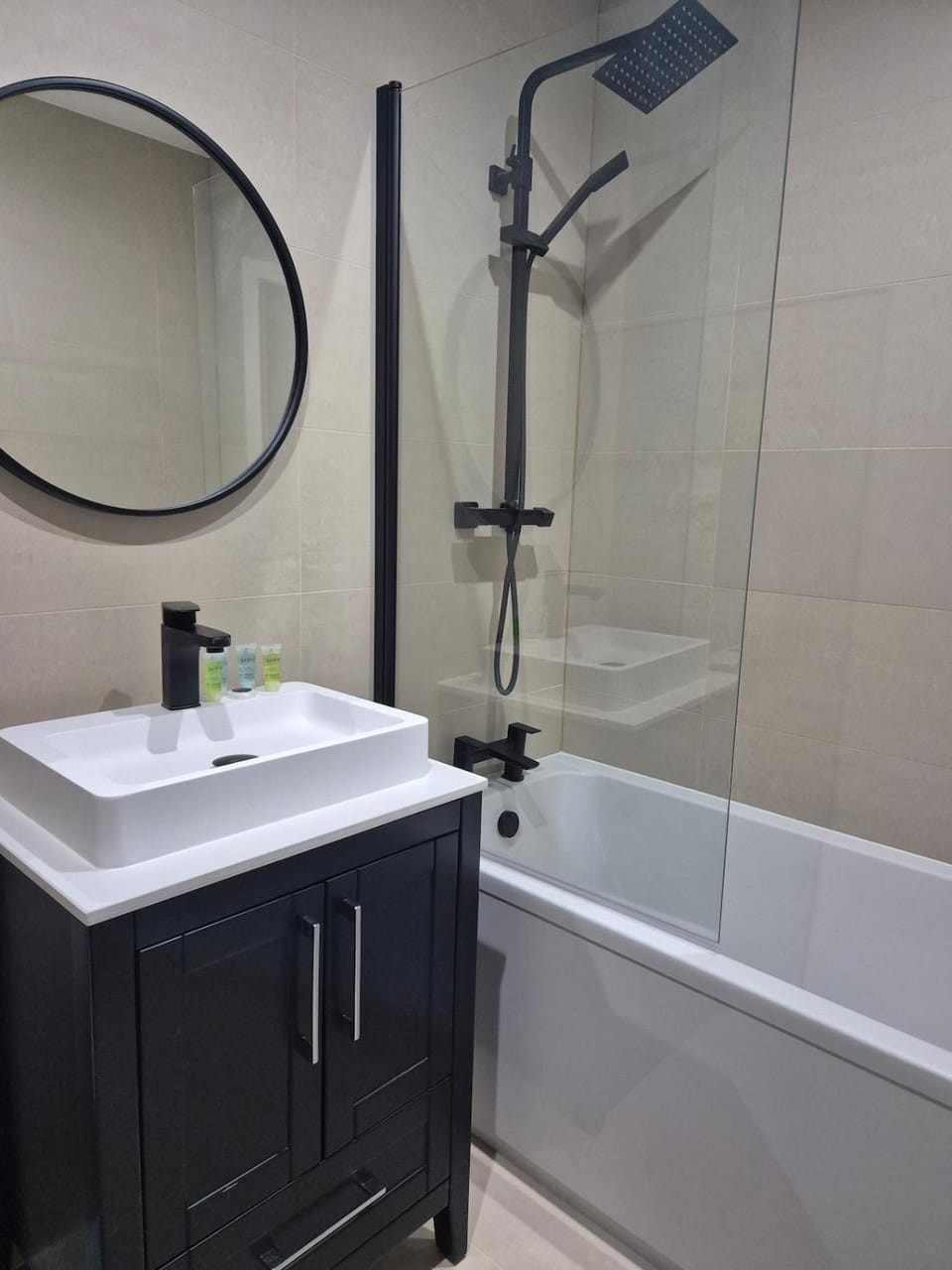 Shower, Bath, towels
