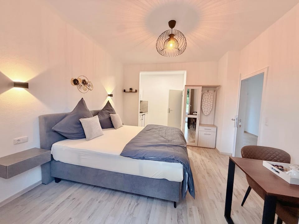 Bed, Photo of the whole room, Bedroom