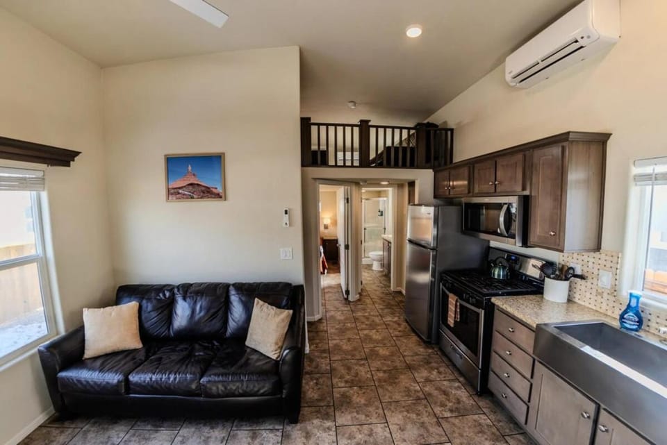 Kitchen or kitchenette, Living room, Seating area, microwave, oven, stove