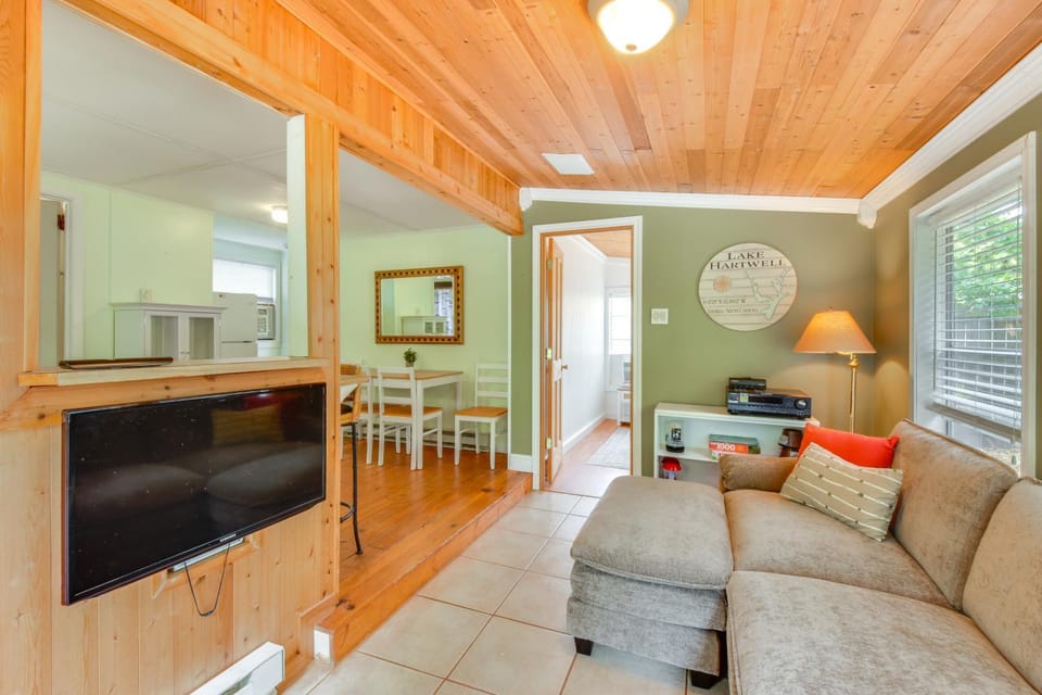 Waterfront Cabin w/ Private Dock on Lake Hartwell! Cabin in Reed Creek