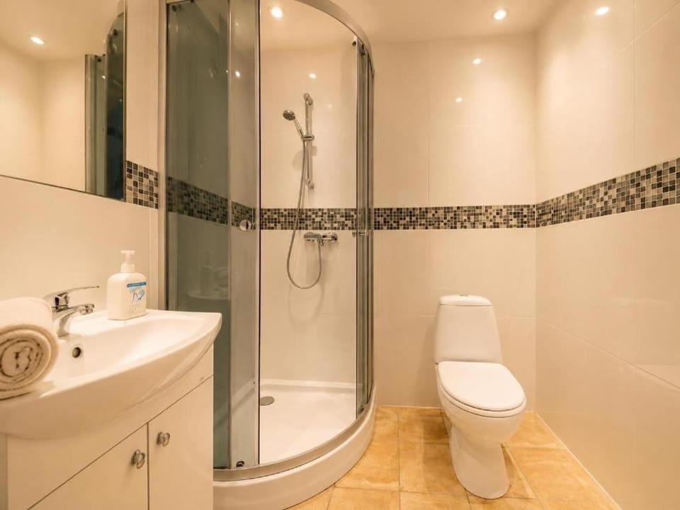 Family & Friends Suite Near old town Apartment in Tallinn