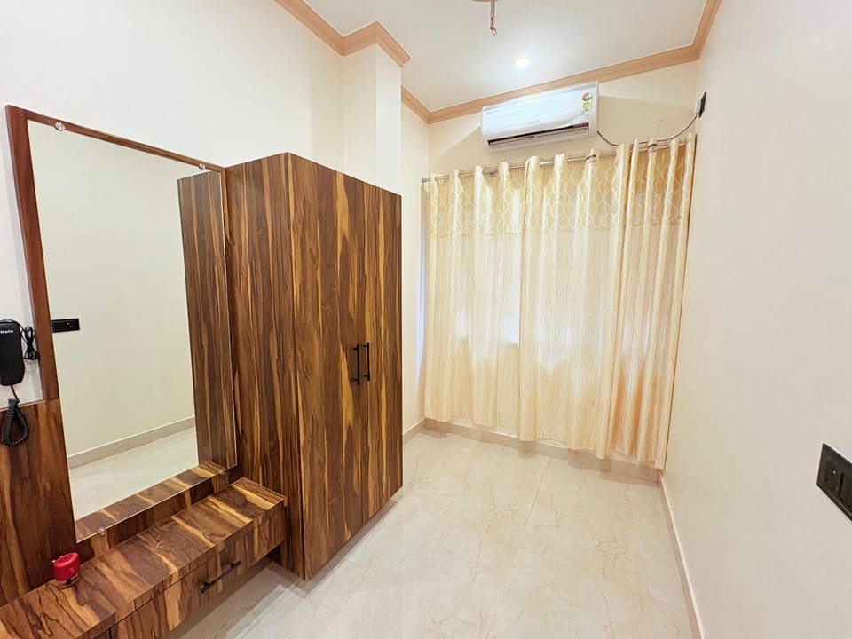 Bed, View (from property/room), Bedroom, wardrobe