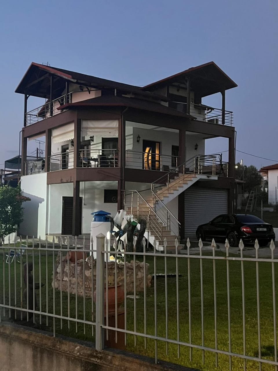 Property building, Day, View (from property/room), Balcony/Terrace