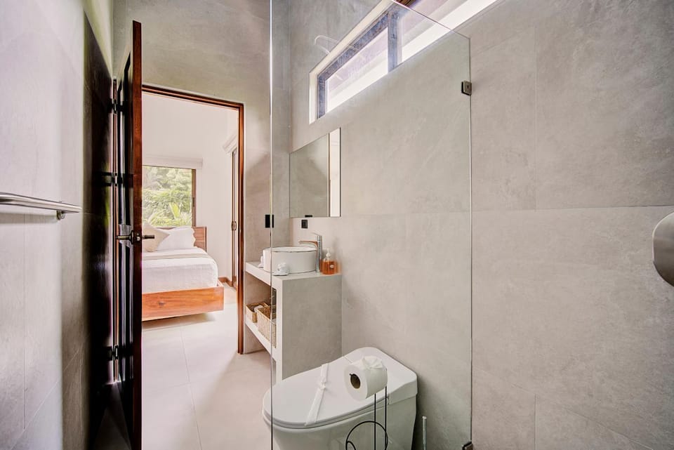 Shower, Toilet, Bathroom, Bath