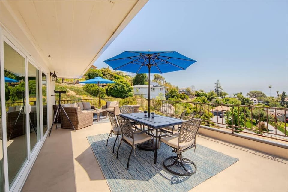 Luxury View Home Perfect for SD Getaway Sleeps 12 House in Casa De Oro-Mount