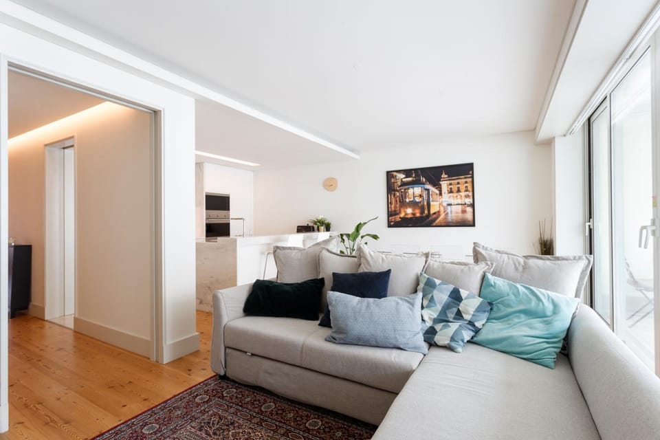 TV and multimedia, Kitchen or kitchenette, Living room, Seating area