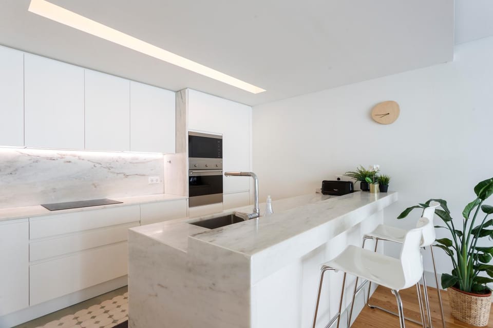 Kitchen or kitchenette, Dining area, oven, stove
