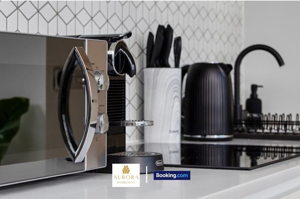 Coffee/tea facilities, Kitchen or kitchenette, microwave
