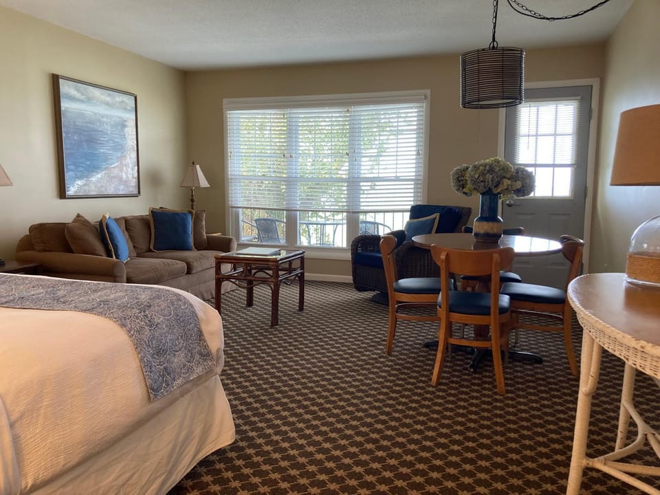 Living room, Seating area, Bedroom