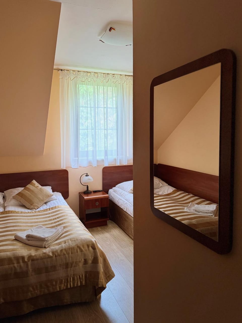 Bed, Photo of the whole room, Bedroom, towels