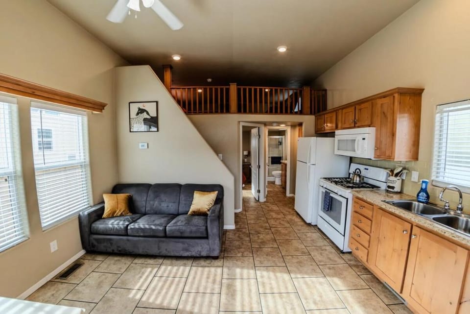 Kitchen or kitchenette, Living room, Seating area, microwave, oven, stove