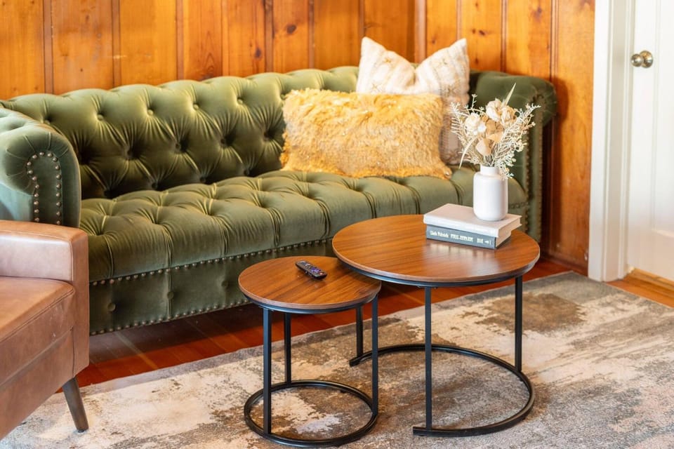 Living room, Decorative detail, Seating area