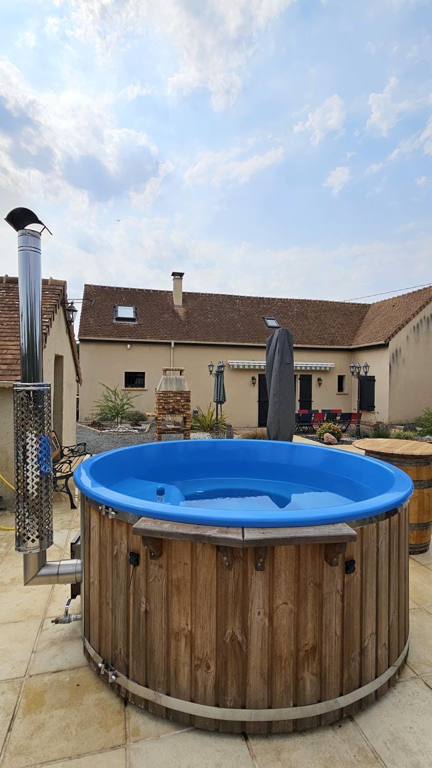 Gîte Les Chalottières - 12 pers avec bain nordique House in Pays de la Loire