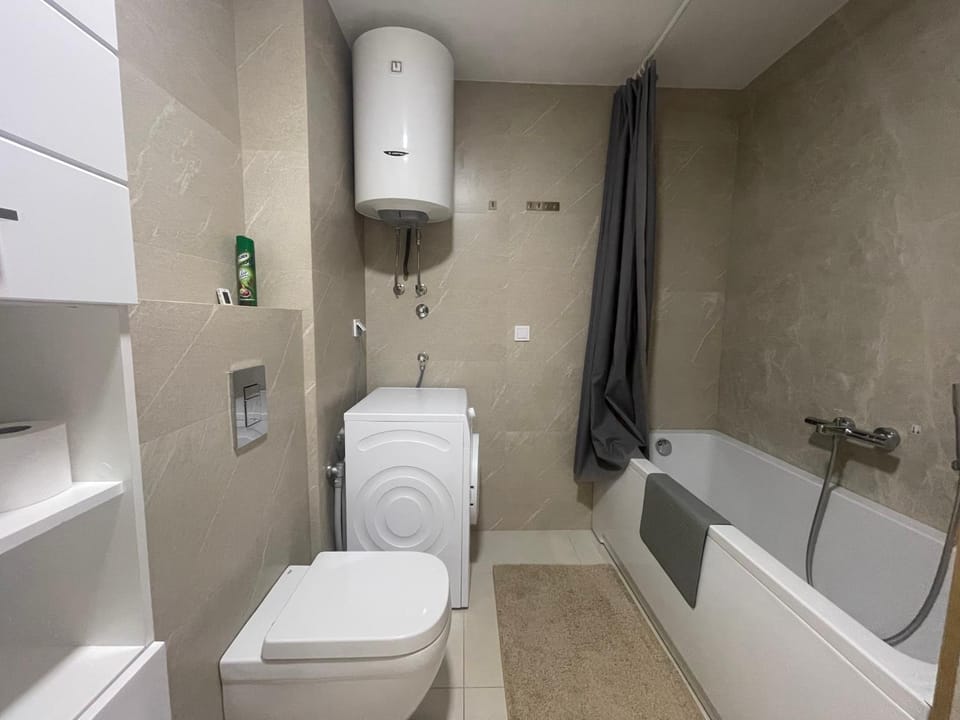 Toilet, Bathroom, Bath, towels, washing machine