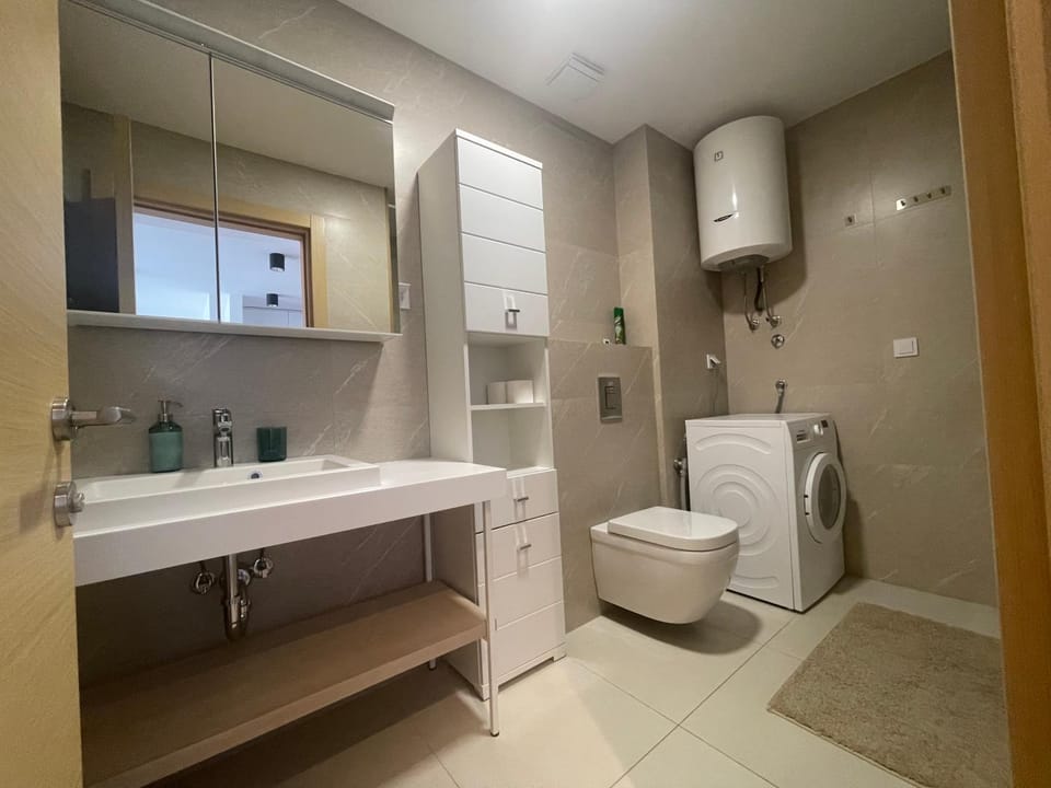 Bathroom, towels, washing machine
