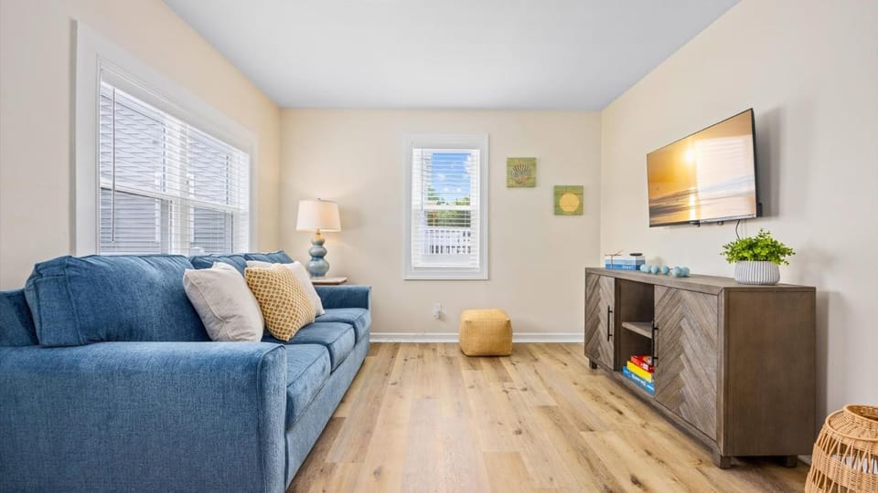 Modern 2BR Cottage in WW Crest - Sleeps 7 House in Wildwood