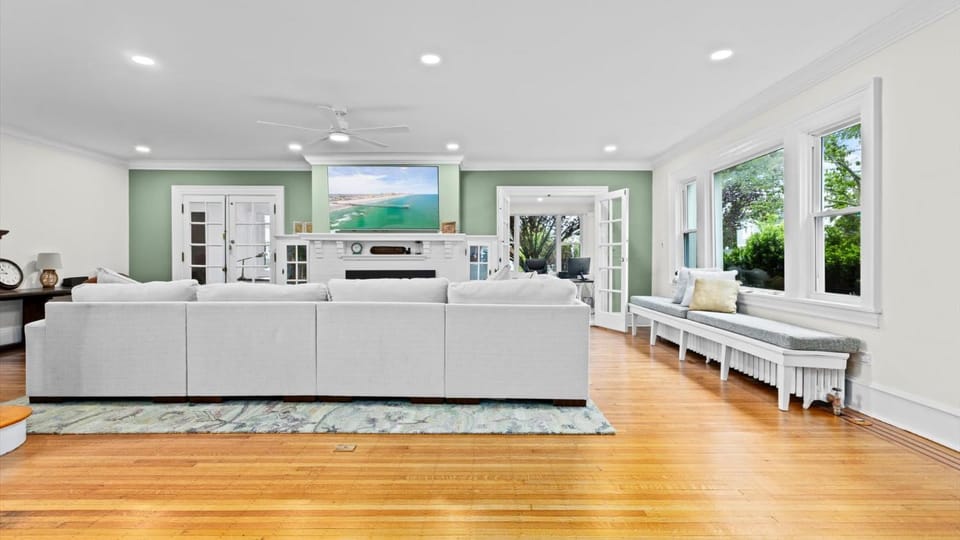 Grand Ventnor Estate - Luxurious 8-BR Mansion House in Ventnor City