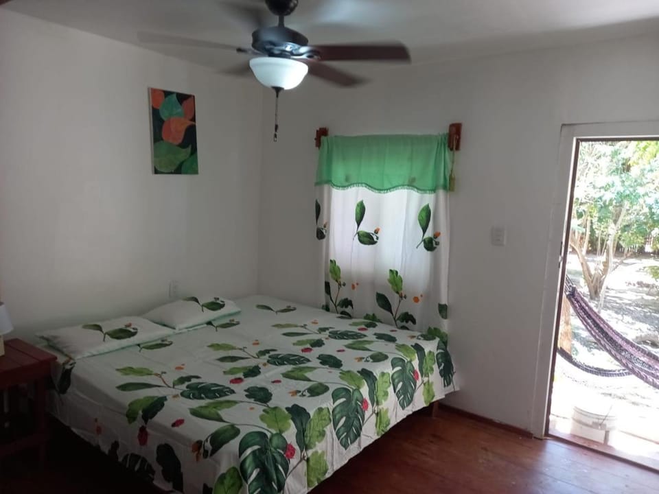 Roatan Onat Hostel 1 Apartment in West End
