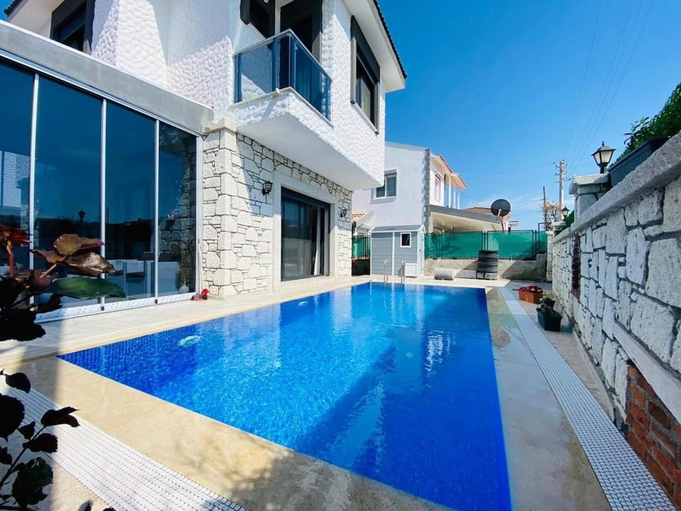 Ozel Havuzlu Villa F Çelik Villalari Villa in İzmir Province