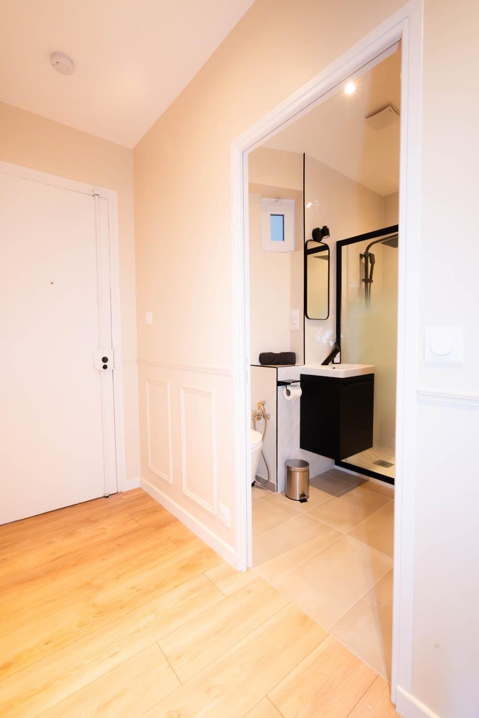 Le petit Haussmann Apartment in Clichy