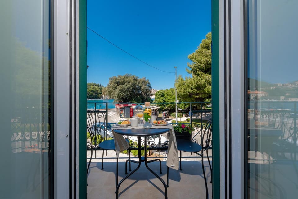 Natural landscape, View (from property/room), Balcony/Terrace