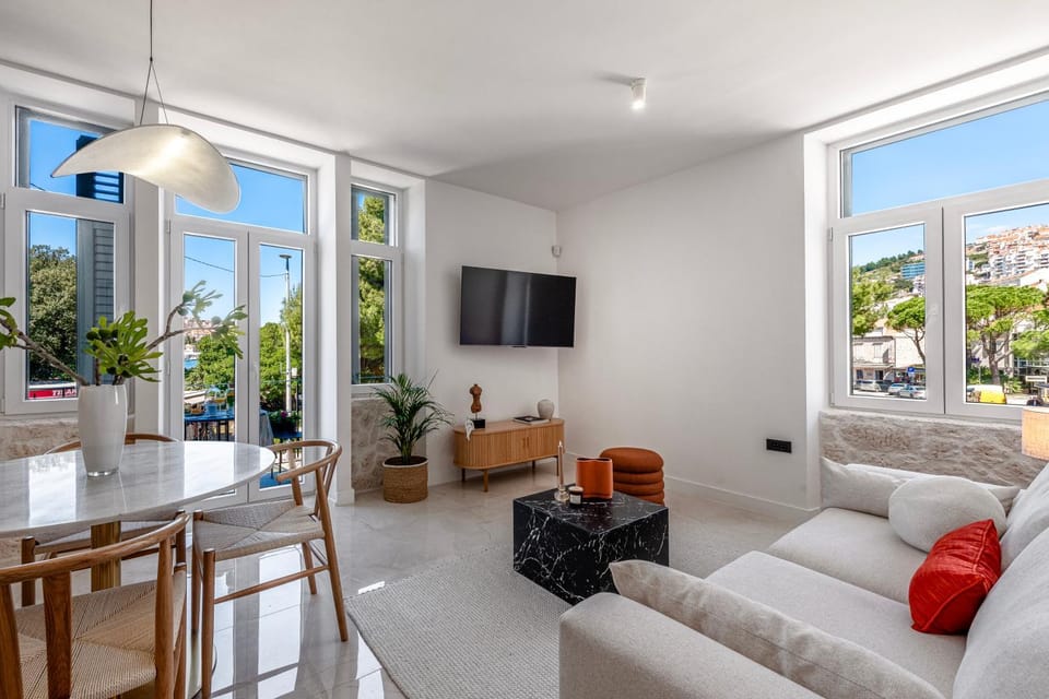 Communal lounge/ TV room, TV and multimedia, Living room, Seating area