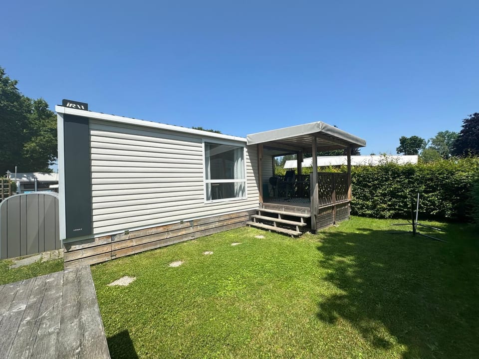 Property building, Day, Garden, Garden view